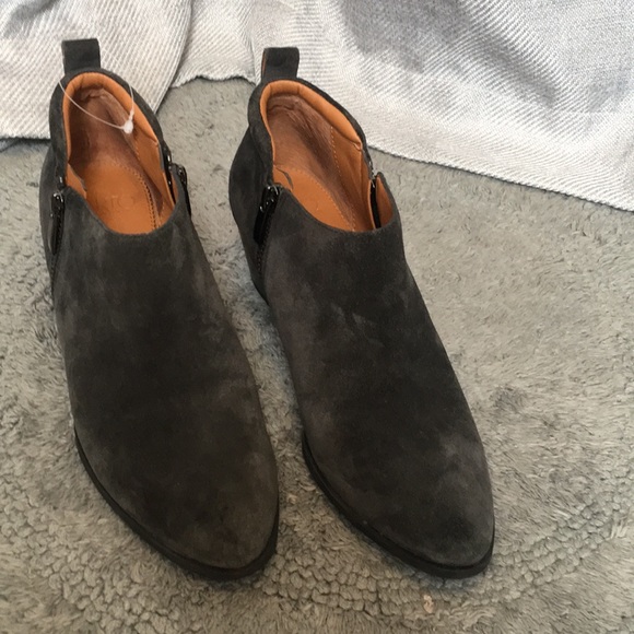 Franco Sarto gorgeous Gray Suede Bootie - Picture 7 of 8